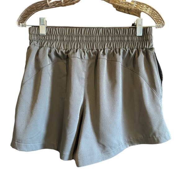 Savvi Woman's Gray Lightweight High Low Taylor Shorts, Size SM - Picture 3 of 9